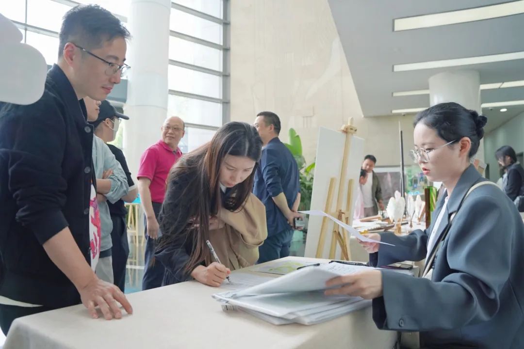 筑梦新时代 描绘新未来 | 上海开放大学附属高级中学2025年春季场景速写活动