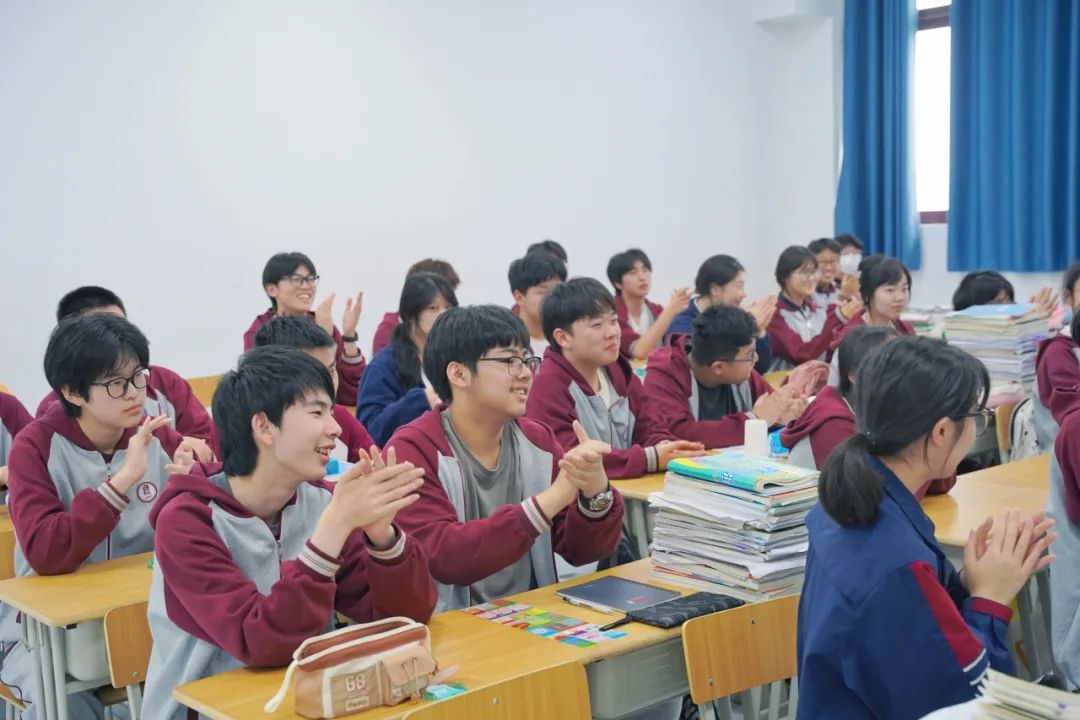 青春，在奋斗中闪光 | 上海开大附中交慧教学点主题班会